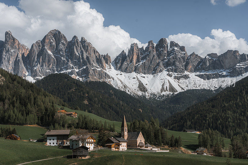 圣马格达莱娜，Val Di Funes, Dolomites，意大利阿尔卑斯山，意大利